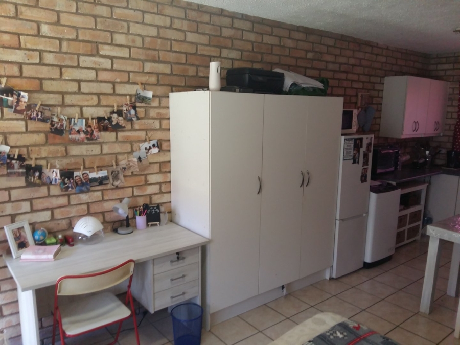 16 Bedroom Property for Sale in Bult West North West